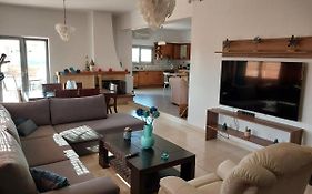 Passatempo Casa - 3 Bedroom Apartment Close To The Swimming Pool