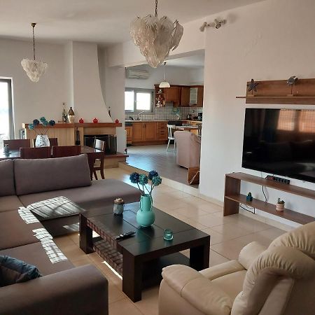 Passatempo Casa - 3 Bedroom Apartment Close To The Swimming Pool Gerani  Esterno foto